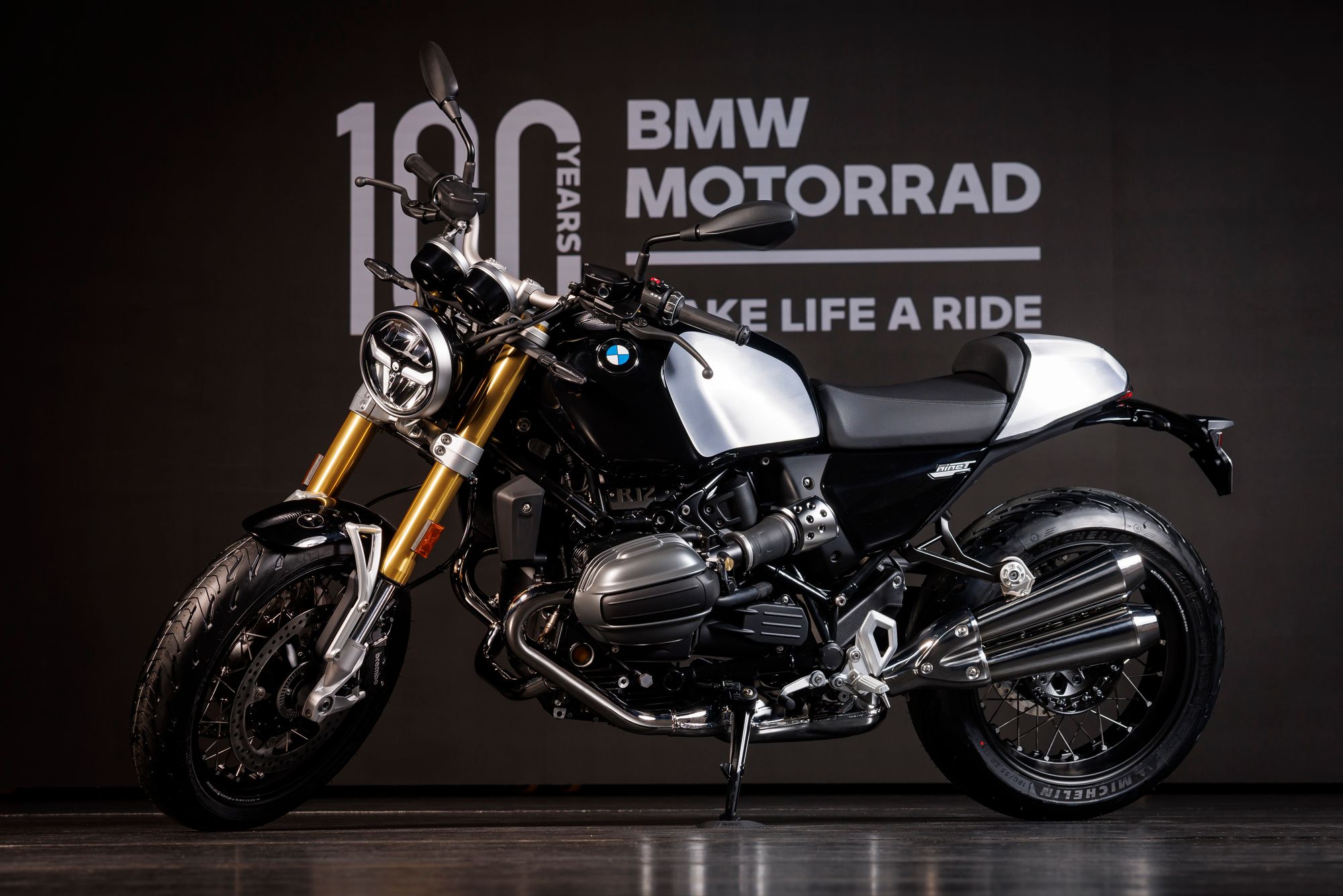 Bmw r nine t sales acceleration